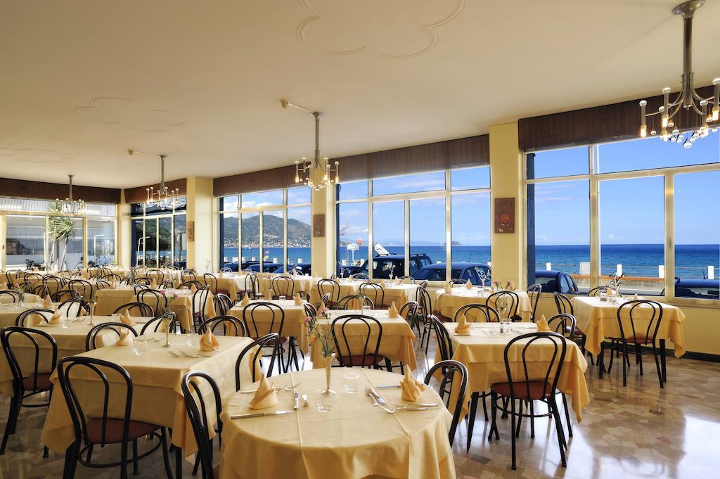 Hotel Bristol ライグエーリア エクステリア 写真