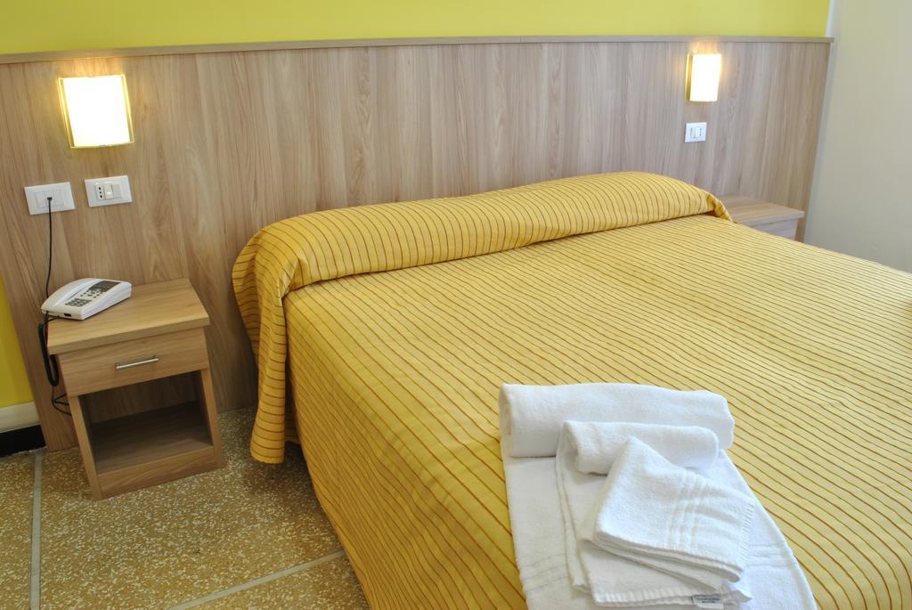 Hotel Bristol ライグエーリア エクステリア 写真