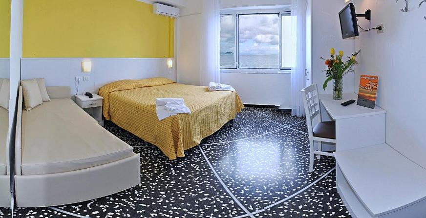 Hotel Bristol ライグエーリア エクステリア 写真